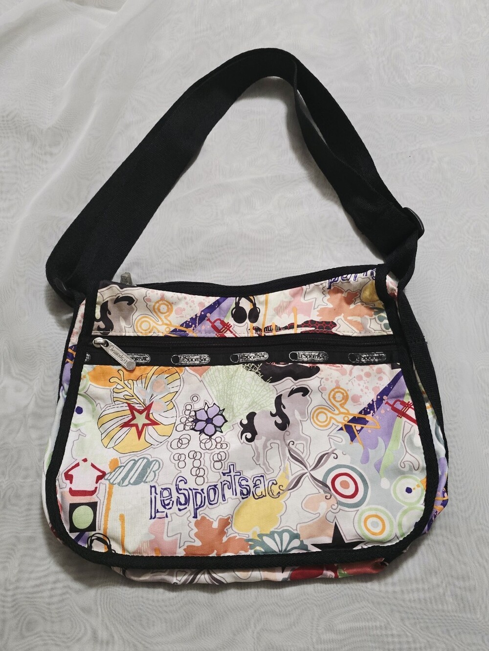 Lesportsac Deluxe Everyday Crossbody Purse Handbag White Graffiti